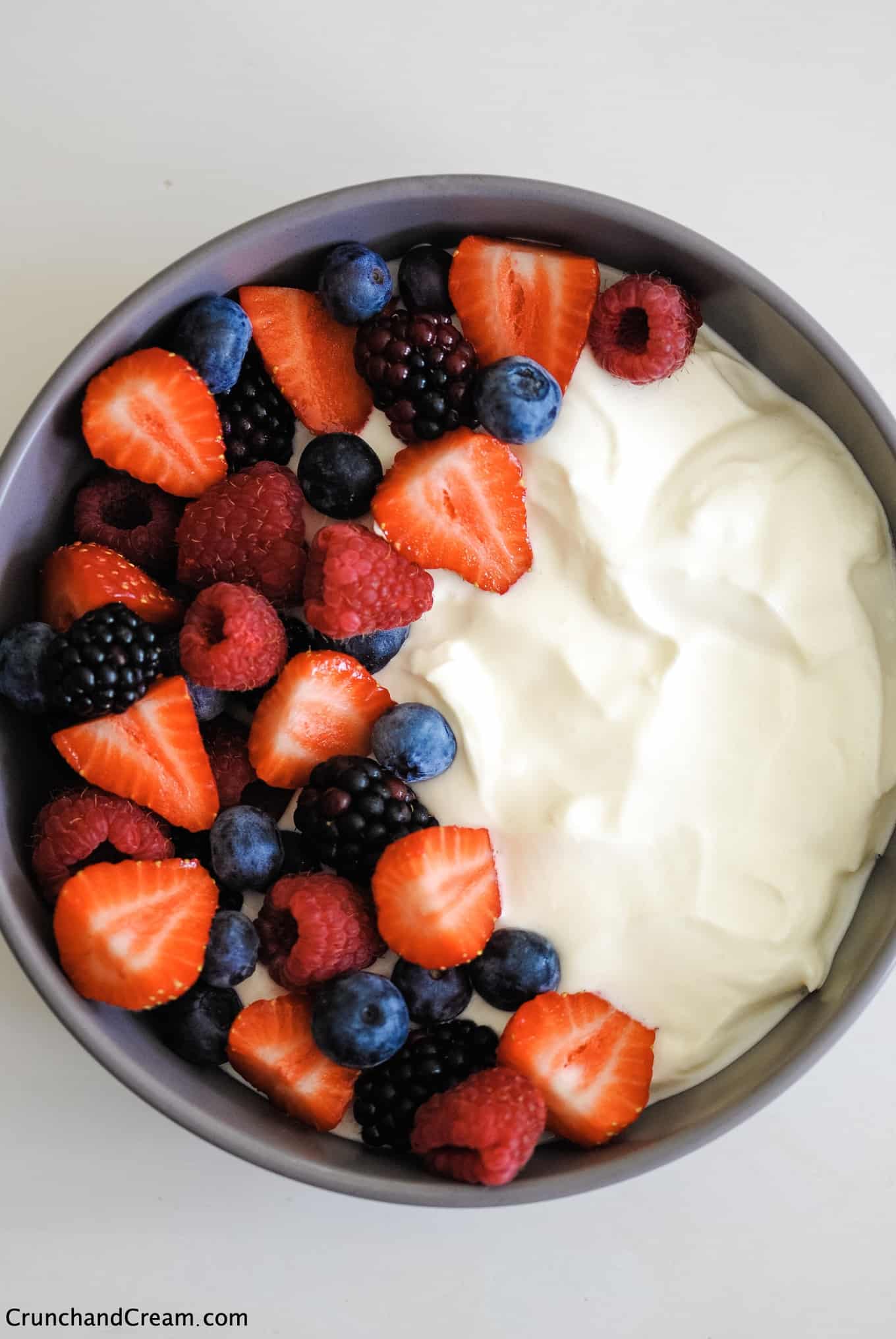 Berry Cheesecake Breakfast Bowl - Crunch & Cream